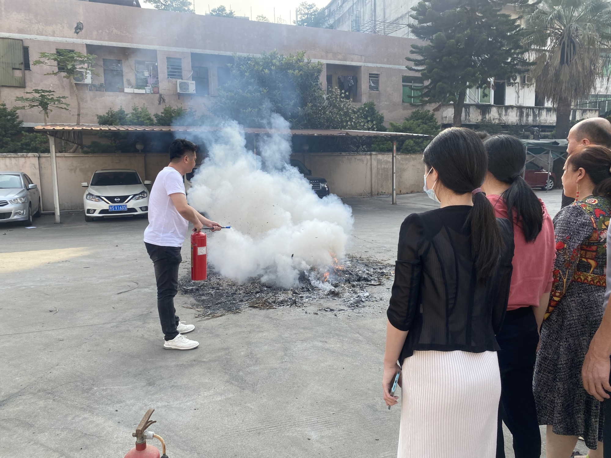消防演习   防患于末燃